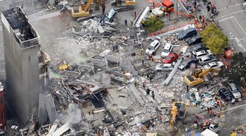 Christchurch earthquake: Centre of city faces financial collapse Christchurch Earthquake